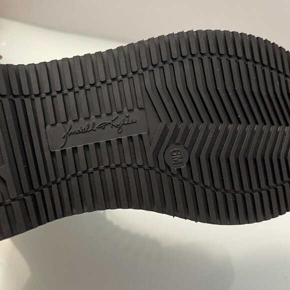 Kendall + Kylie Women's NWT White Faux Leather Hunt2 Combat Lug Sole Boot Size 6 - Picture 3 of 9